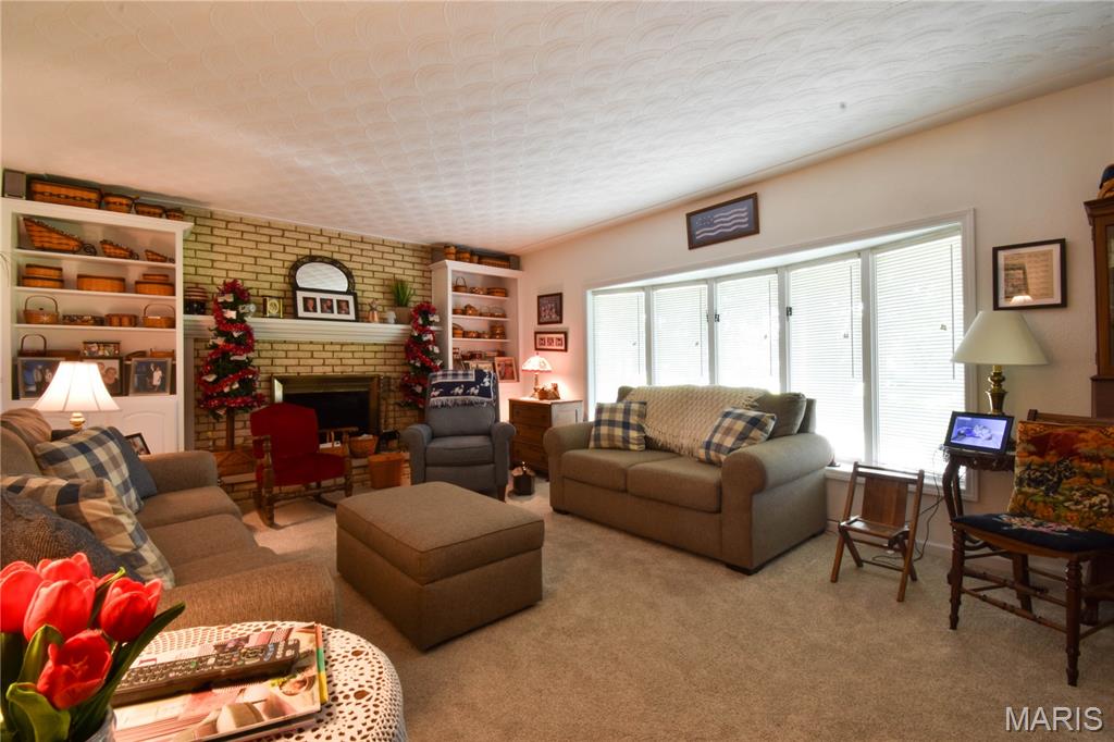 816 South Wood Street Staunton, IL 62088 - Photo 5 of 51