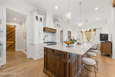 $825,000 | 102 Queensland Place, Lafayette, LA 70503