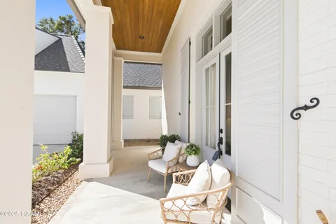 $825,000 | 102 Queensland Place, Lafayette, LA 70503