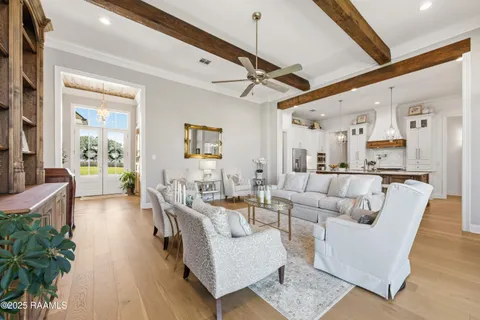 $825,000 | 102 Queensland Place, Lafayette, LA 70503