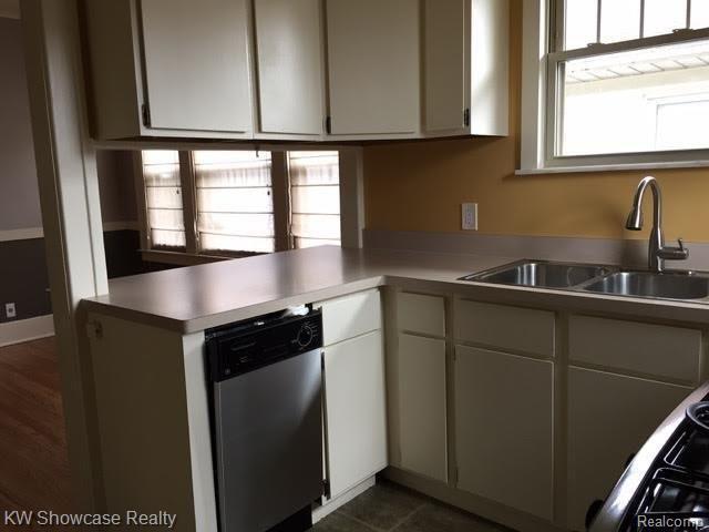 921 Harvard Road Berkley, MI 48072 - Photo 17 of 22