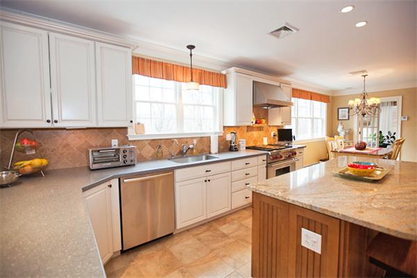 504 Spring Street Marshfield, MA 02050 - Photo 8 of 26 Gallery Image 8