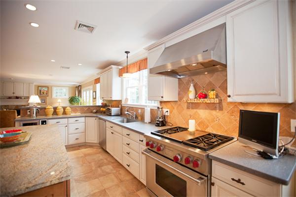 504 Spring Street Marshfield, MA 02050 - Photo 9 of 26 Gallery Image 9