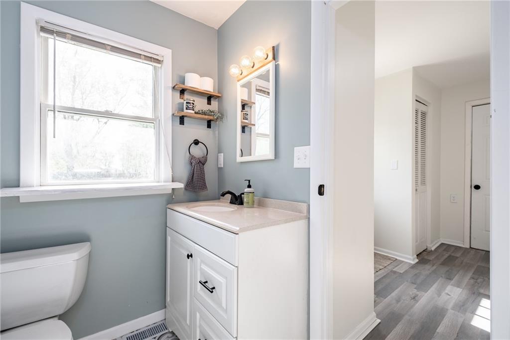 303 Della Road Columbus, IN 47203 - Photo 13 of 18 Gallery Image 13