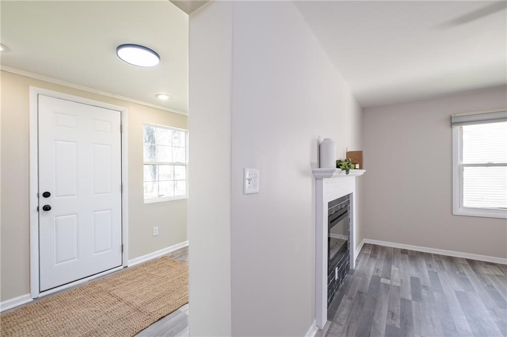 303 Della Road Columbus, IN 47203 - Photo 2 of 18 Gallery Image 2