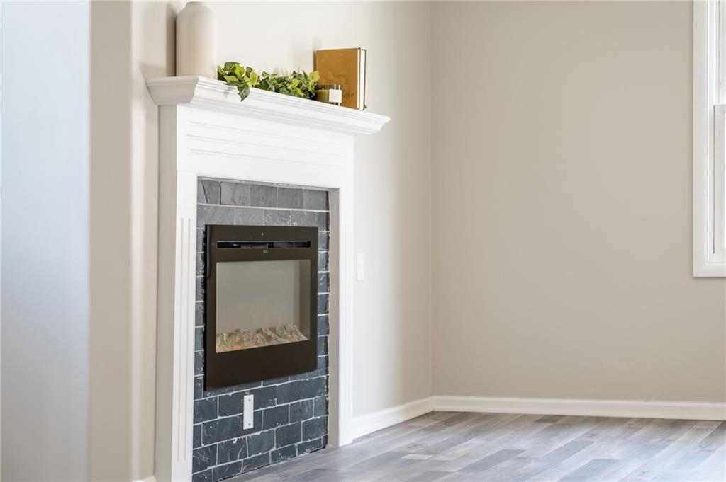 303 Della Road Columbus, IN 47203 - Photo 3 of 18 Gallery Image 3