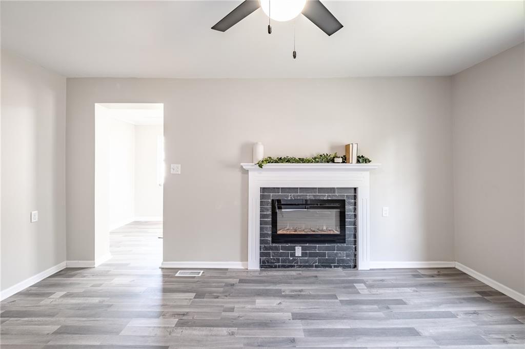 303 Della Road Columbus, IN 47203 - Photo 4 of 18 Gallery Image 4