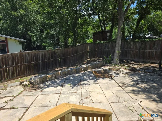 $225,000 | 144 West Wallace Street, Gonzales, TX 78629