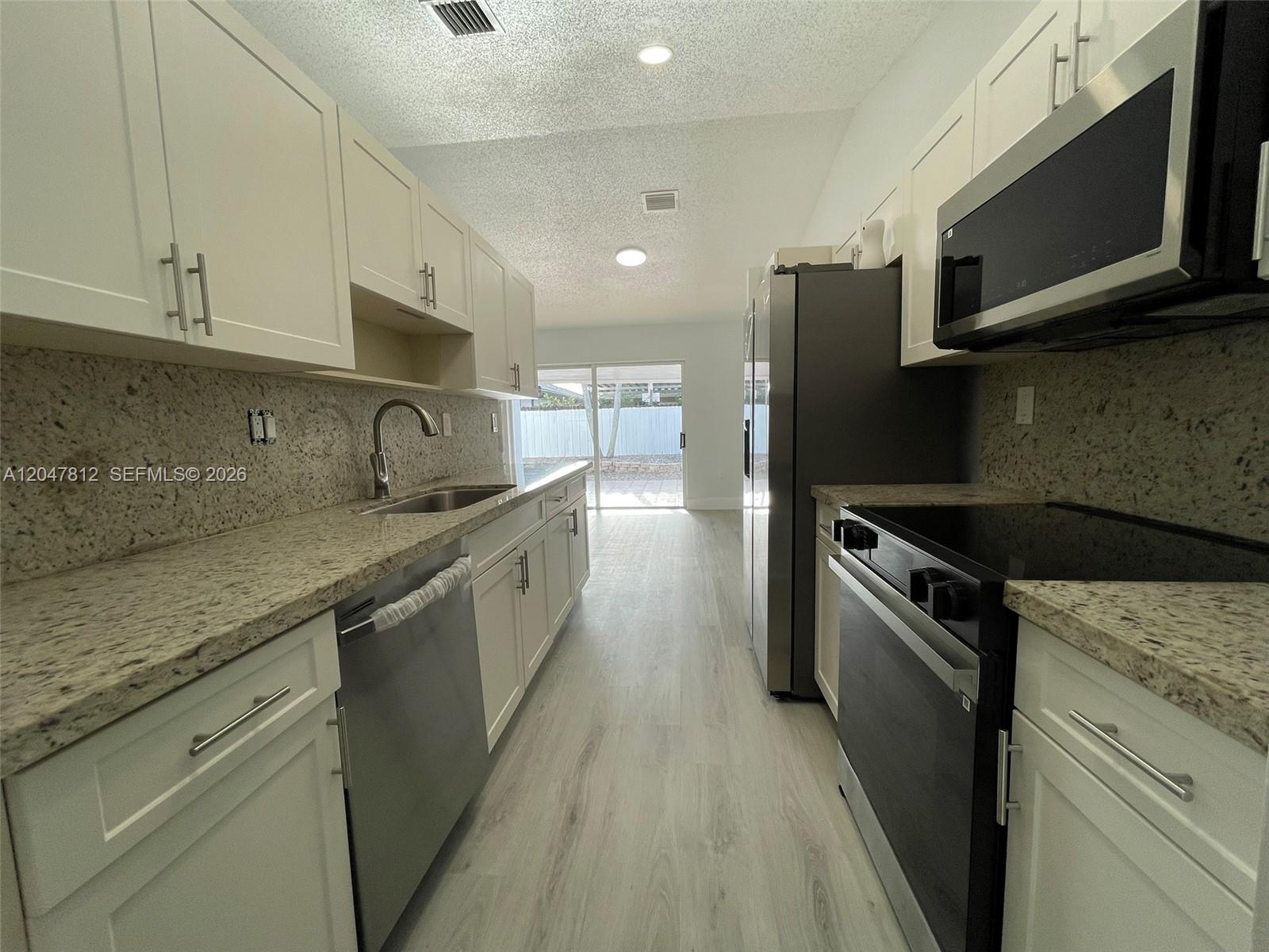 18254 Southwest 143rd Place Miami, FL 33177 - Photo 6 of 26