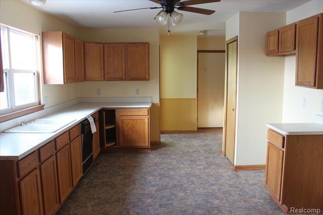 3158 Shehan Road Pinckney, MI 48169 - Photo 5 of 20 IMG_0688
