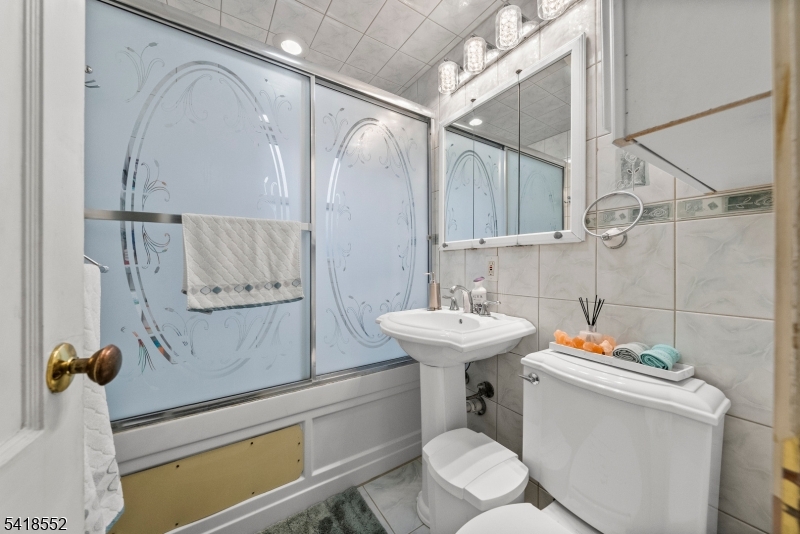 335 Glendale Road North Plainfield, NJ 07063 - Photo 20 of 39