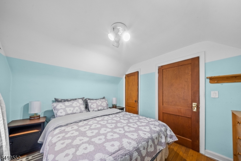 335 Glendale Road North Plainfield, NJ 07063 - Photo 8 of 39