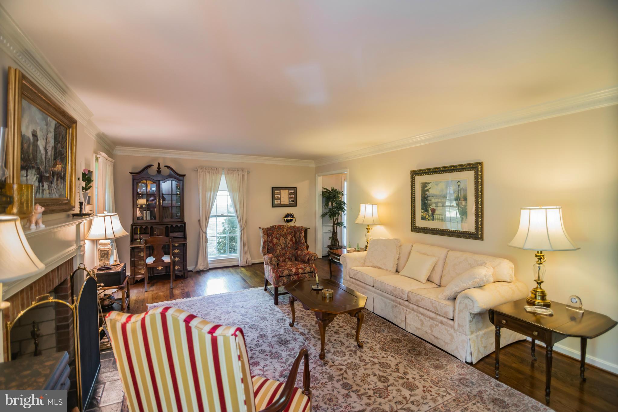 1034 Walker Mill Road Great Falls, VA 22066 - Photo 11 of 30 Living Room