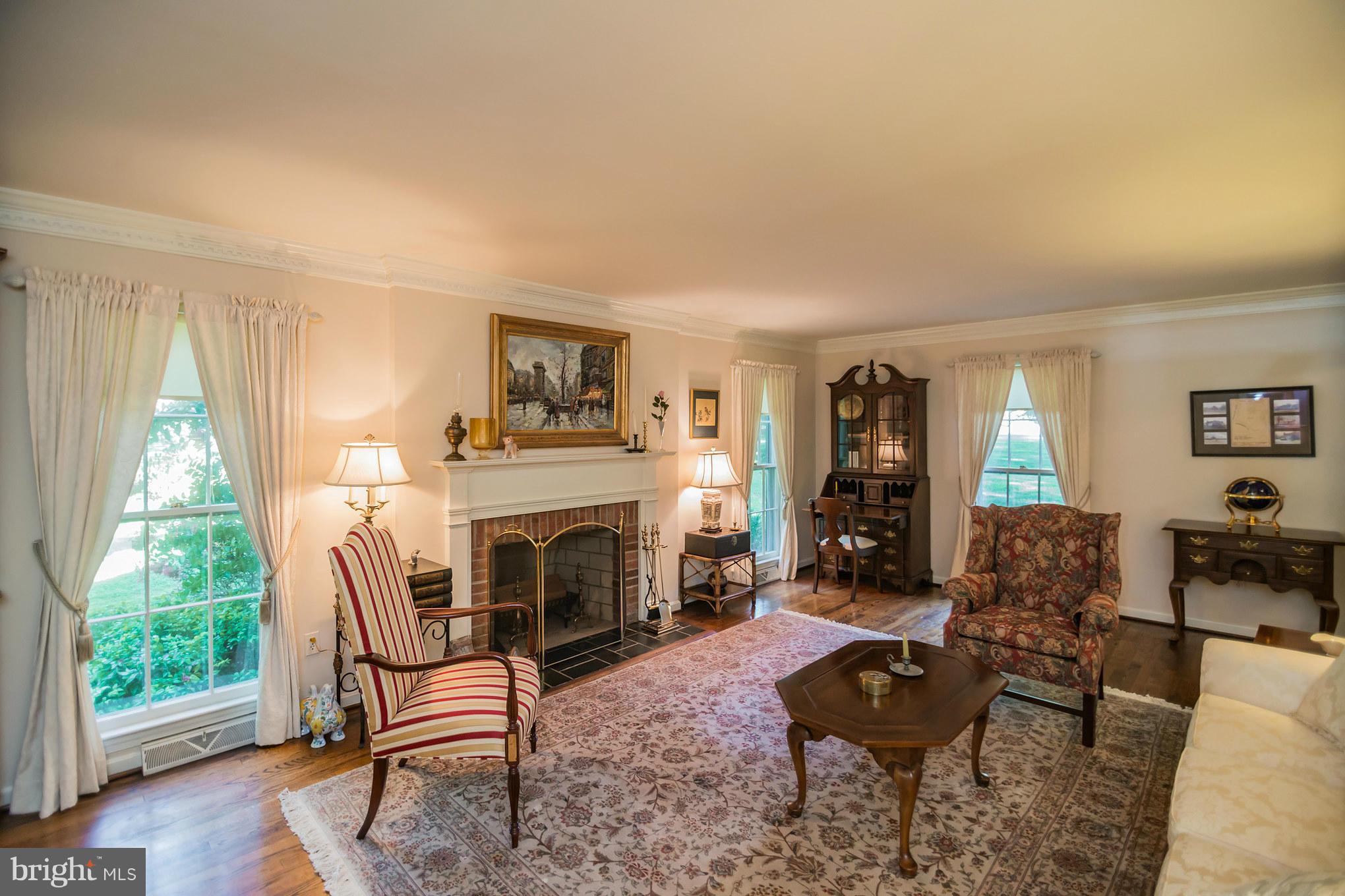 1034 Walker Mill Road Great Falls, VA 22066 - Photo 13 of 30 Living Room