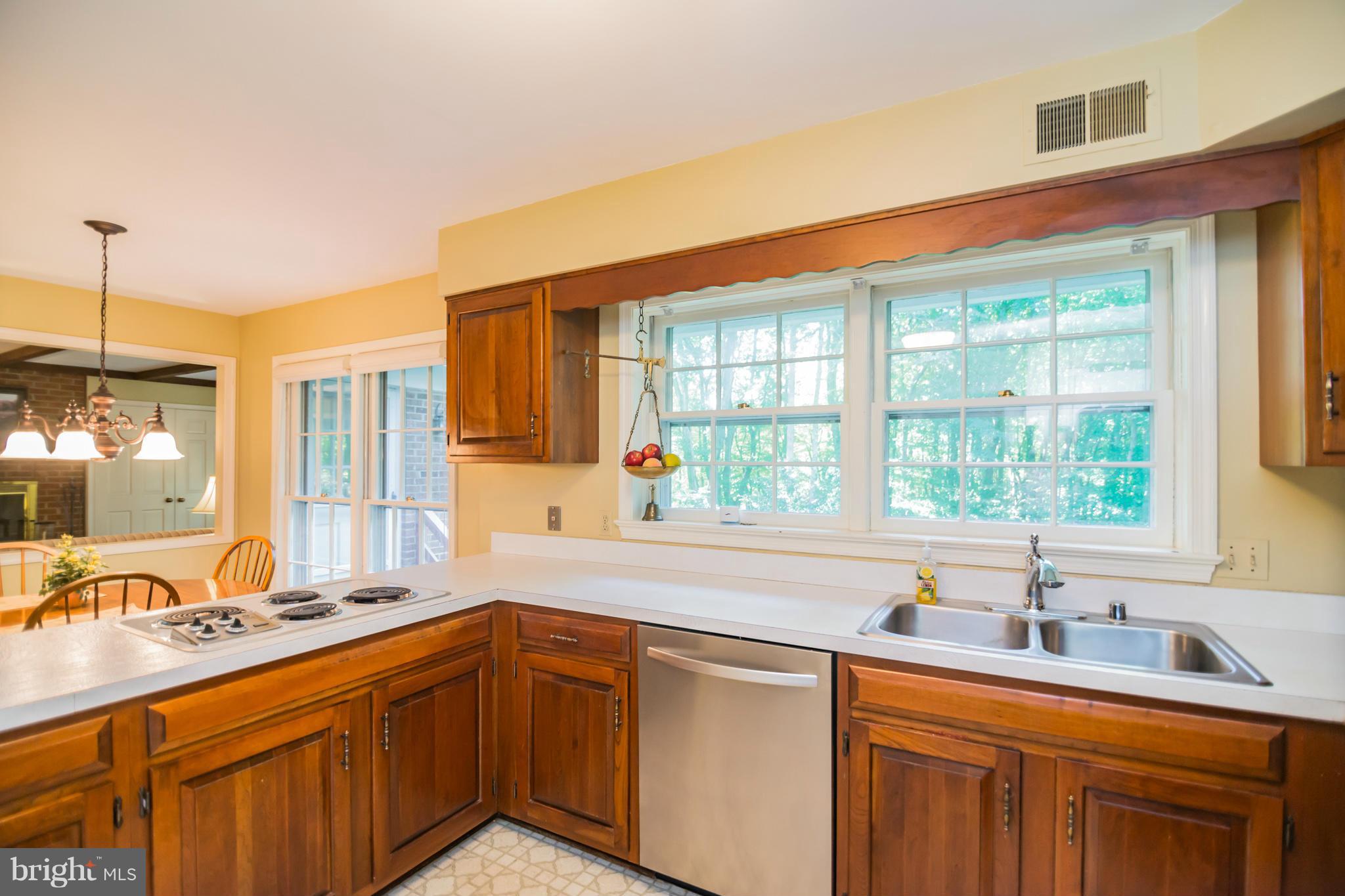 1034 Walker Mill Road Great Falls, VA 22066 - Photo 16 of 30 Kitchen