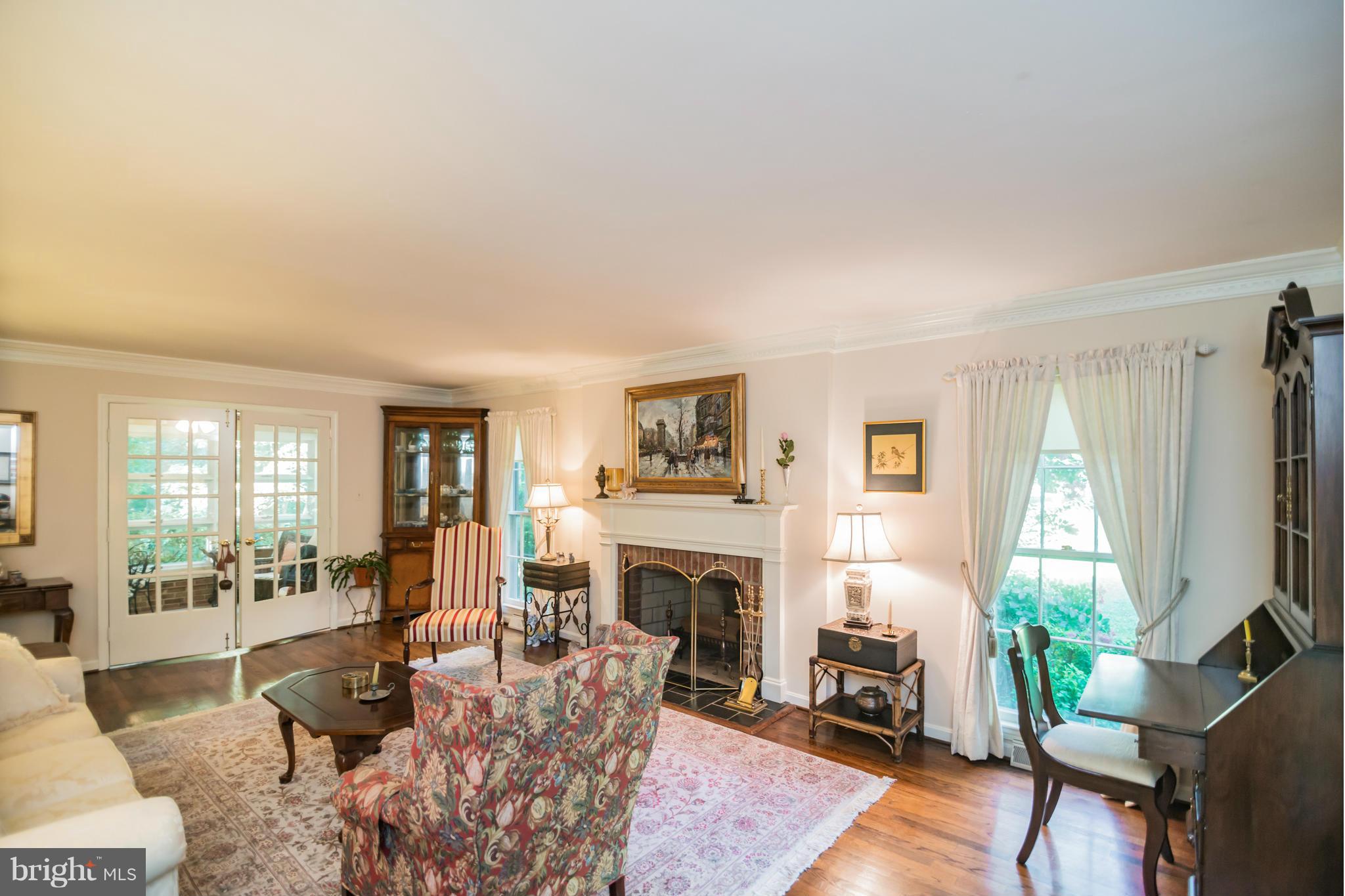 1034 Walker Mill Road Great Falls, VA 22066 - Photo 10 of 30 Living Room