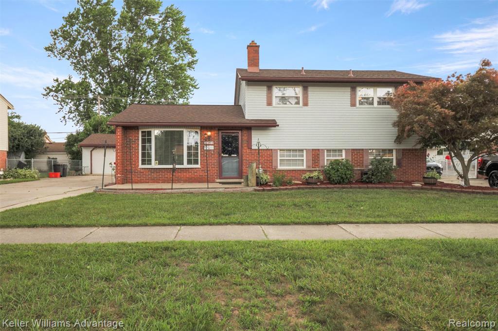 29804 Curtis Road Livonia, MI 48152 - Photo 2 of 45