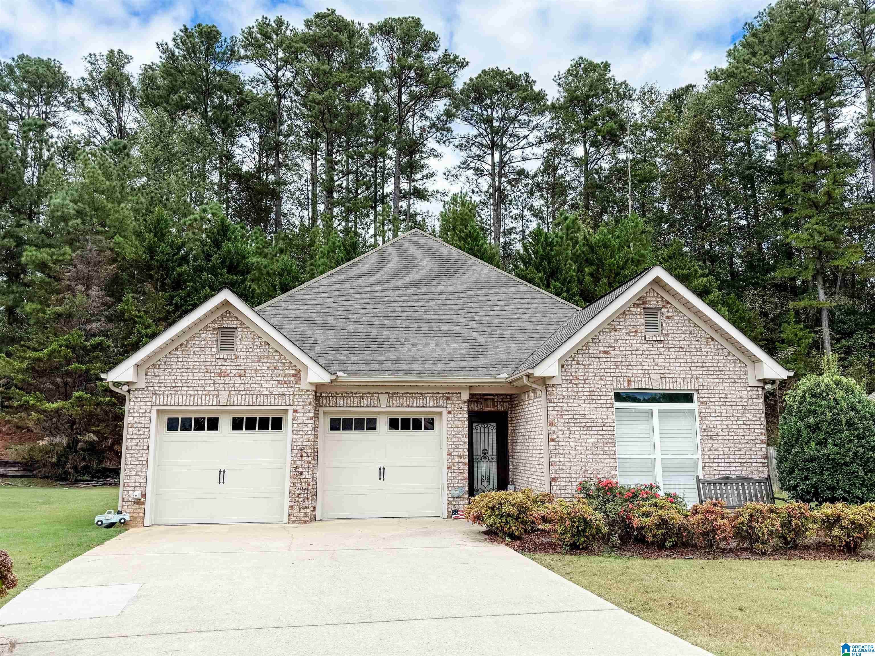 85 Azalea Trail Oneonta, AL 35121 - Photo 1 of 32