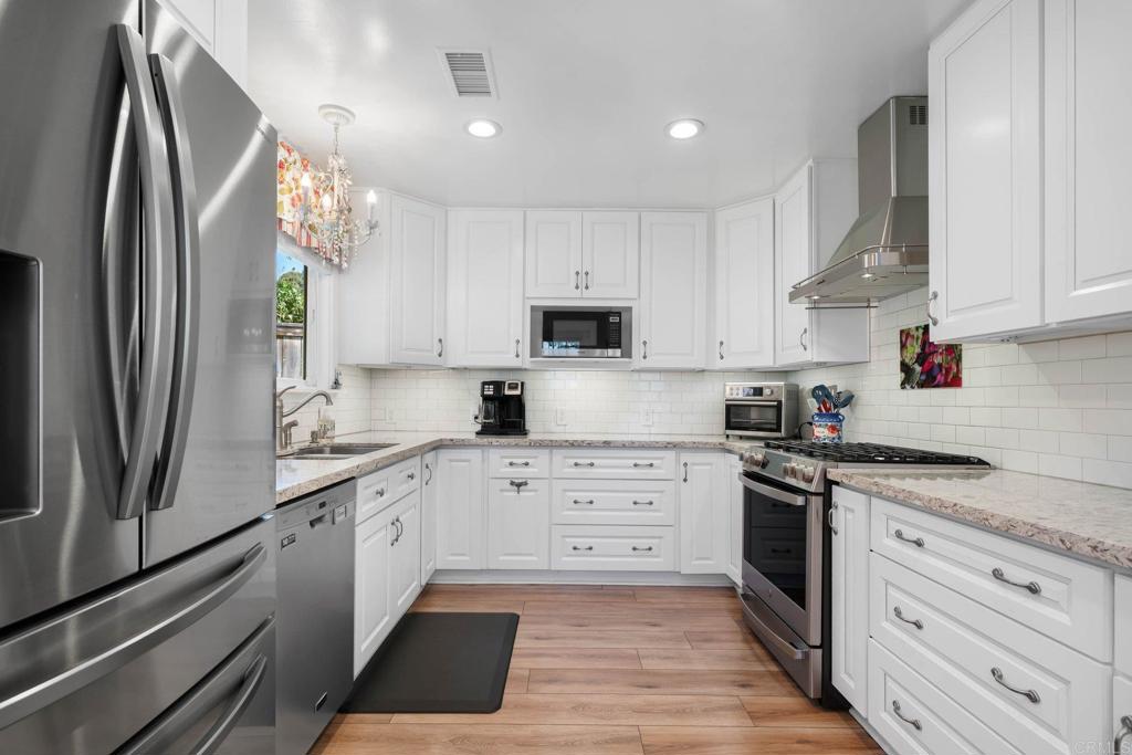 1855 Corte Segundo Oceanside, CA 92056 - Photo 15 of 42