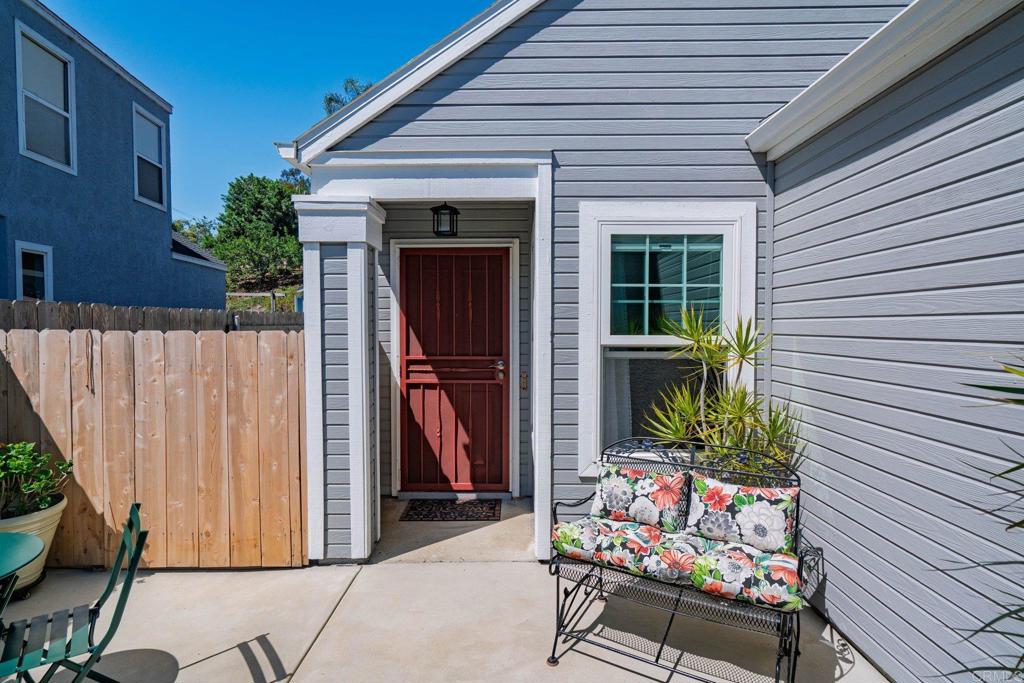 1855 Corte Segundo Oceanside, CA 92056 - Photo 4 of 42 Front Courtyard