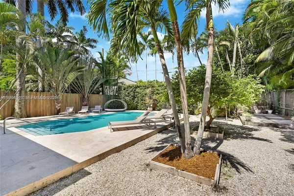 $5,990,000 | 5910 North Bayshore Drive, Miami, FL 33137
