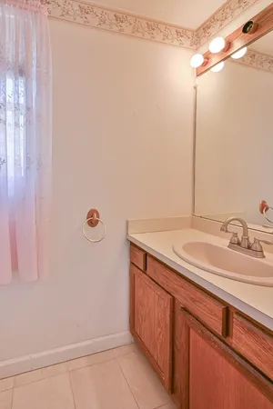 $389,900 | 8 Village Green, Unit 8, Sturbridge, MA 01566