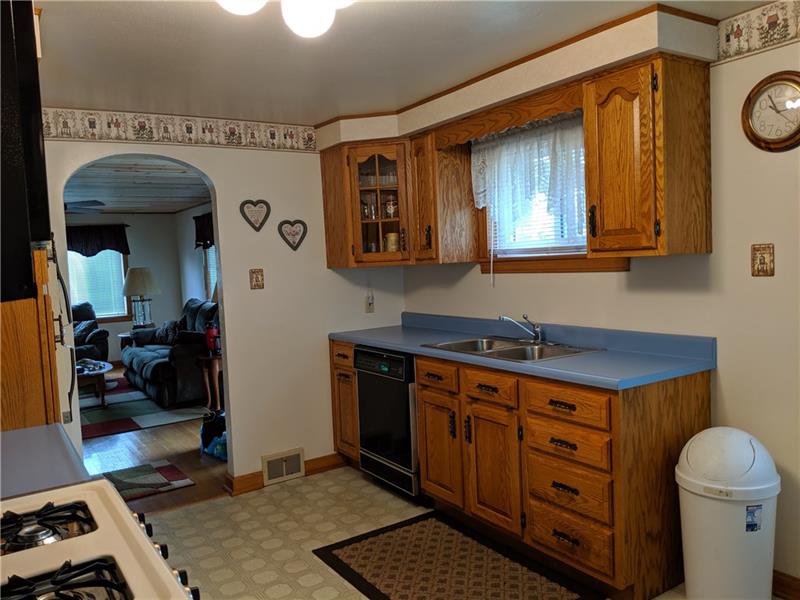 108 Weitzel Road Butler, PA 16002 - Photo 5 of 19