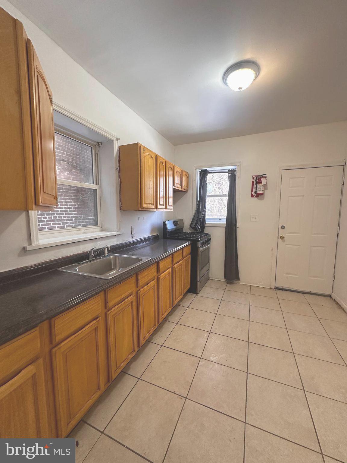 25 Murray Street Trenton, NJ 08618 - Photo 5 of 17