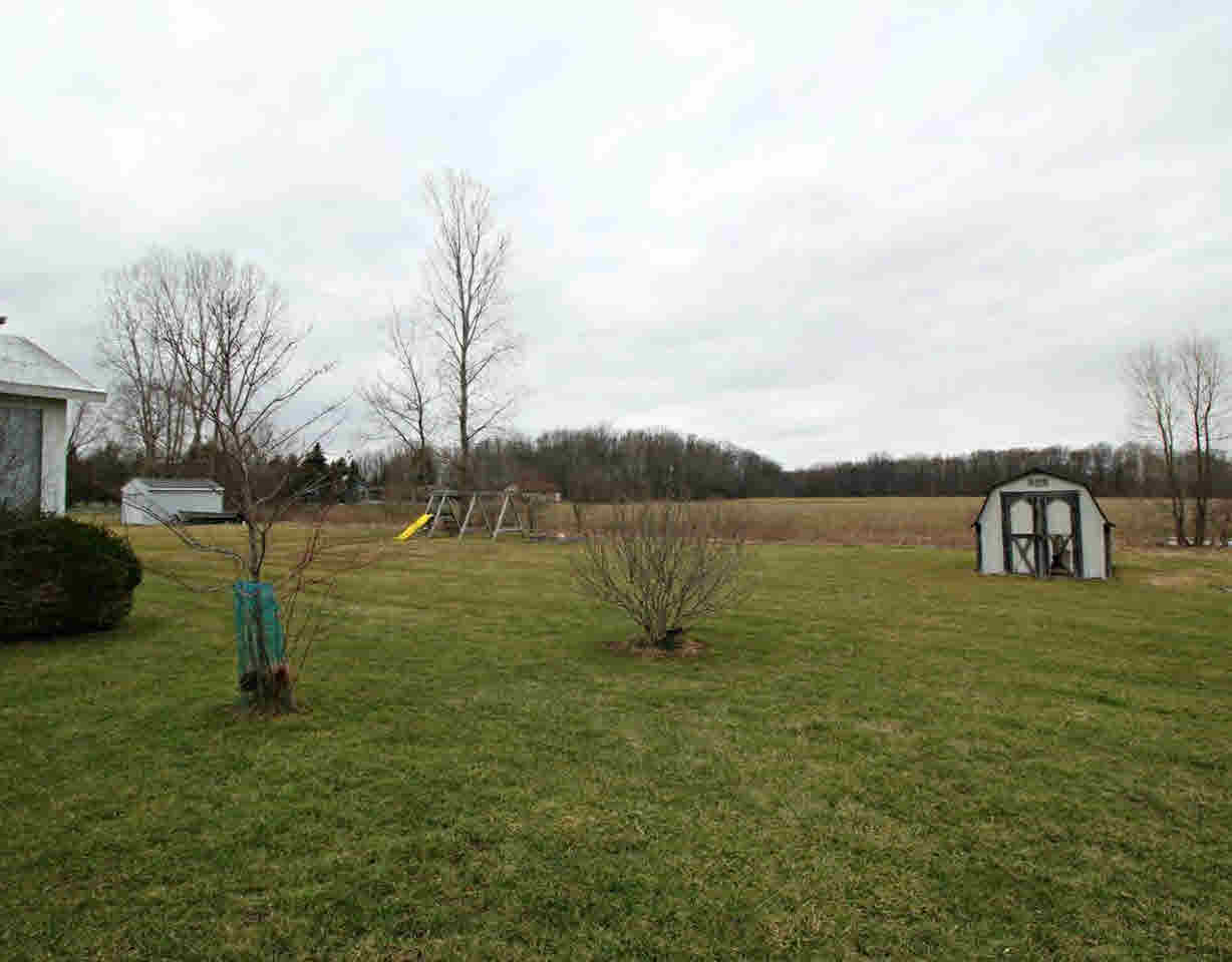 8230 Potter Road Flushing, MI 48433 - Photo 17 of 19 21269328-16.JPG