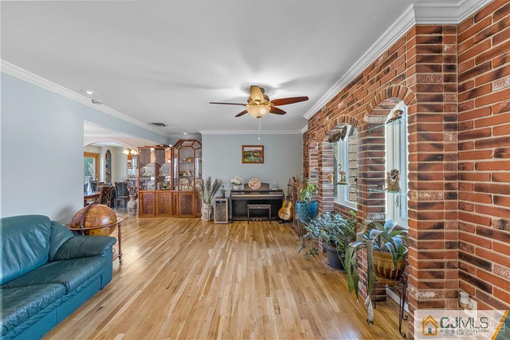 8 Elmwood Road Springfield, NJ 07081 - Photo 5 of 43 Gallery Image 5
