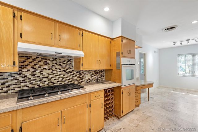 $950,000 | 945 Alfonso Avenue, Coral Gables, FL 33146