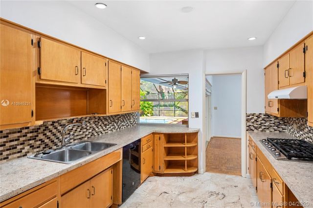 $950,000 | 945 Alfonso Avenue, Coral Gables, FL 33146