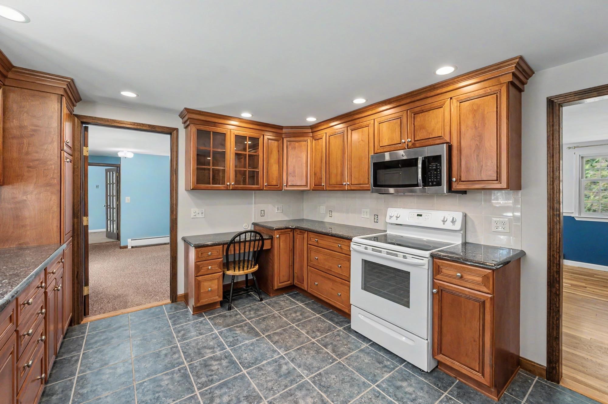 10 Fox Den Road Hollis, NH 03049 - Photo 11 of 42