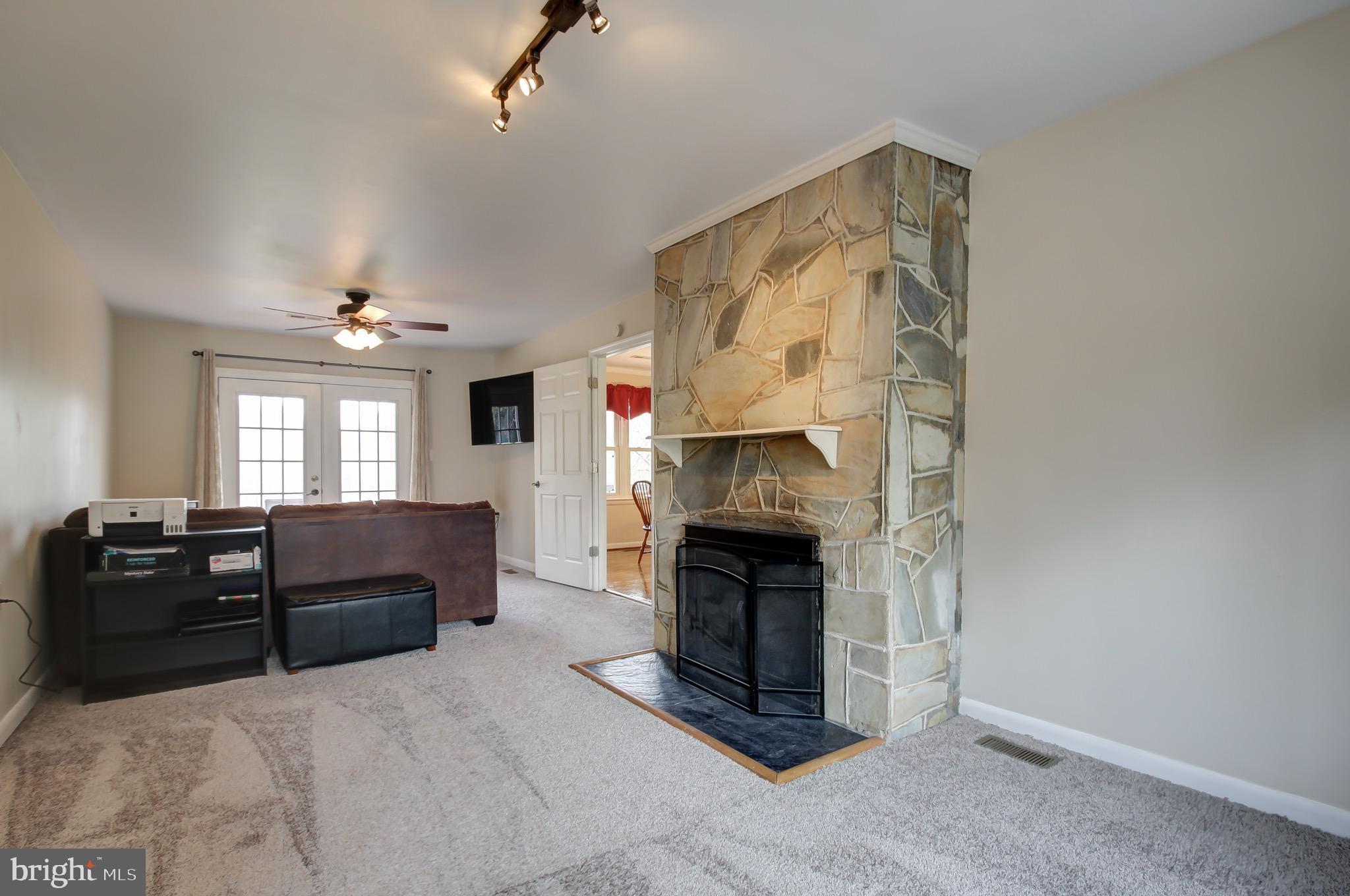 586 Truslow Road Fredericksburg, VA 22406 - Photo 18 of 33 Gallery Image 18