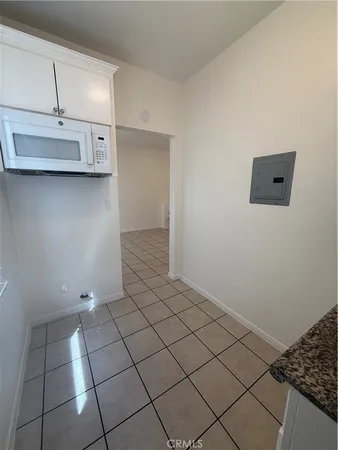 $1,695 | 419 West 5th Street, Unit 7, Long Beach, CA 90802
