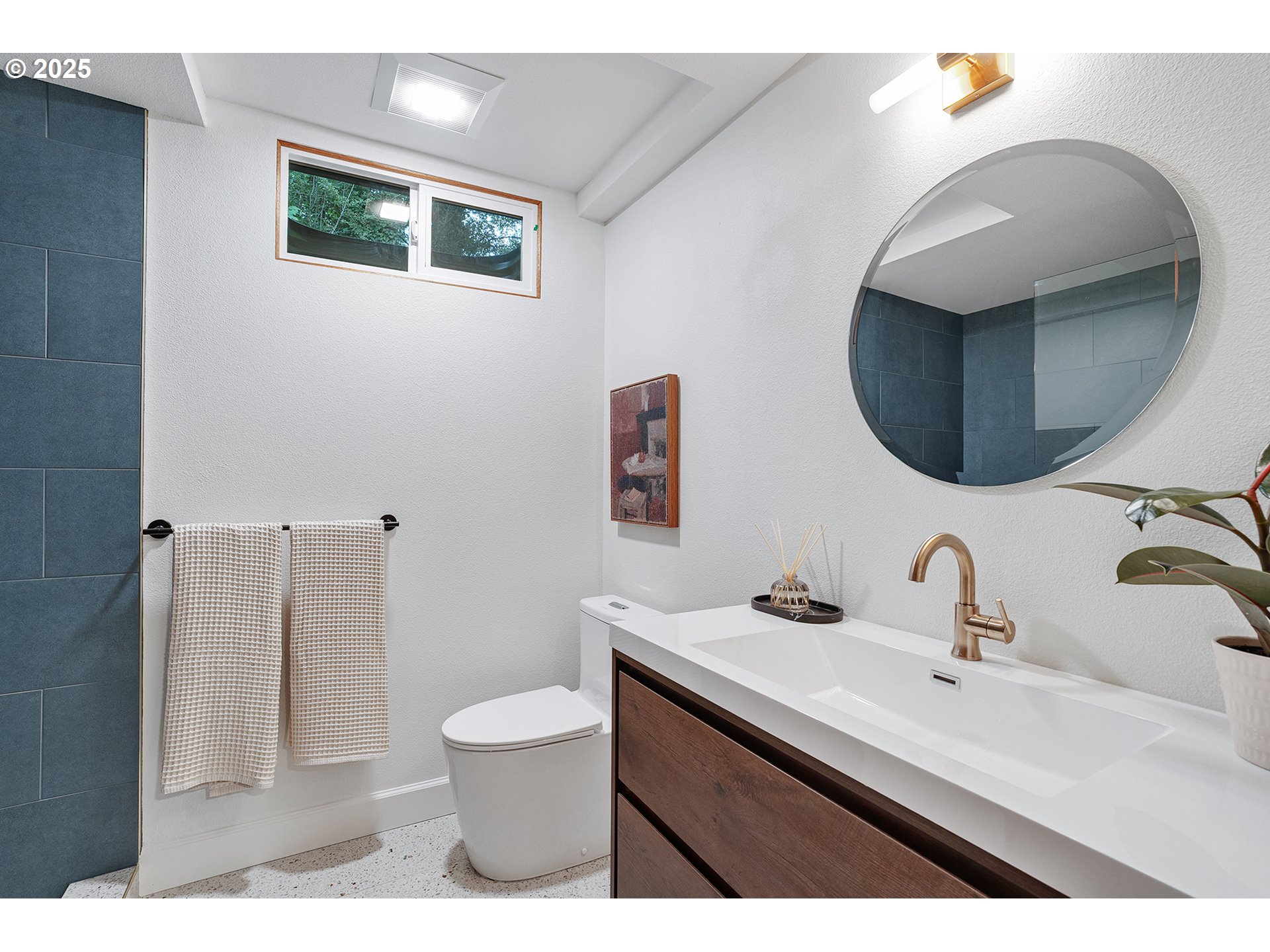 8475 Southwest Canyon Lane Portland, OR 97225 - Photo 36 of 48 Bathroom