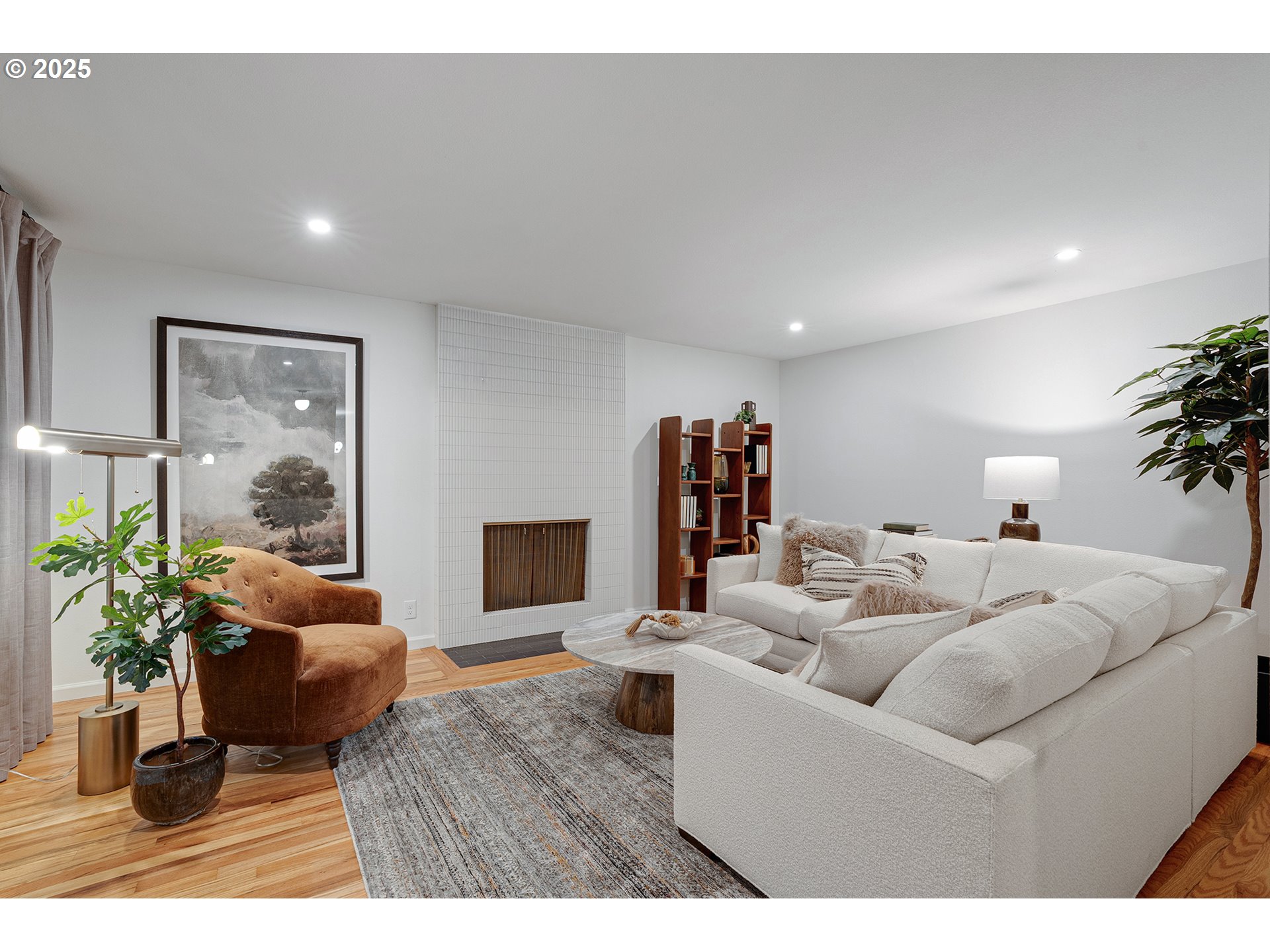8475 Southwest Canyon Lane Portland, OR 97225 - Photo 5 of 48 Living Room