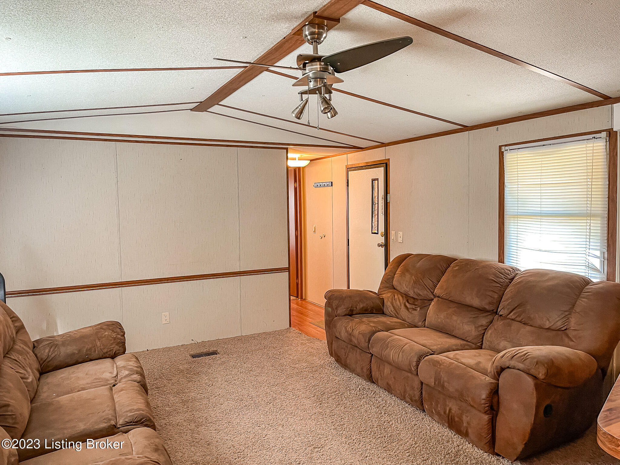 333 Cary Road Greenville, KY 42345 - Photo 7 of 49 Living Room
