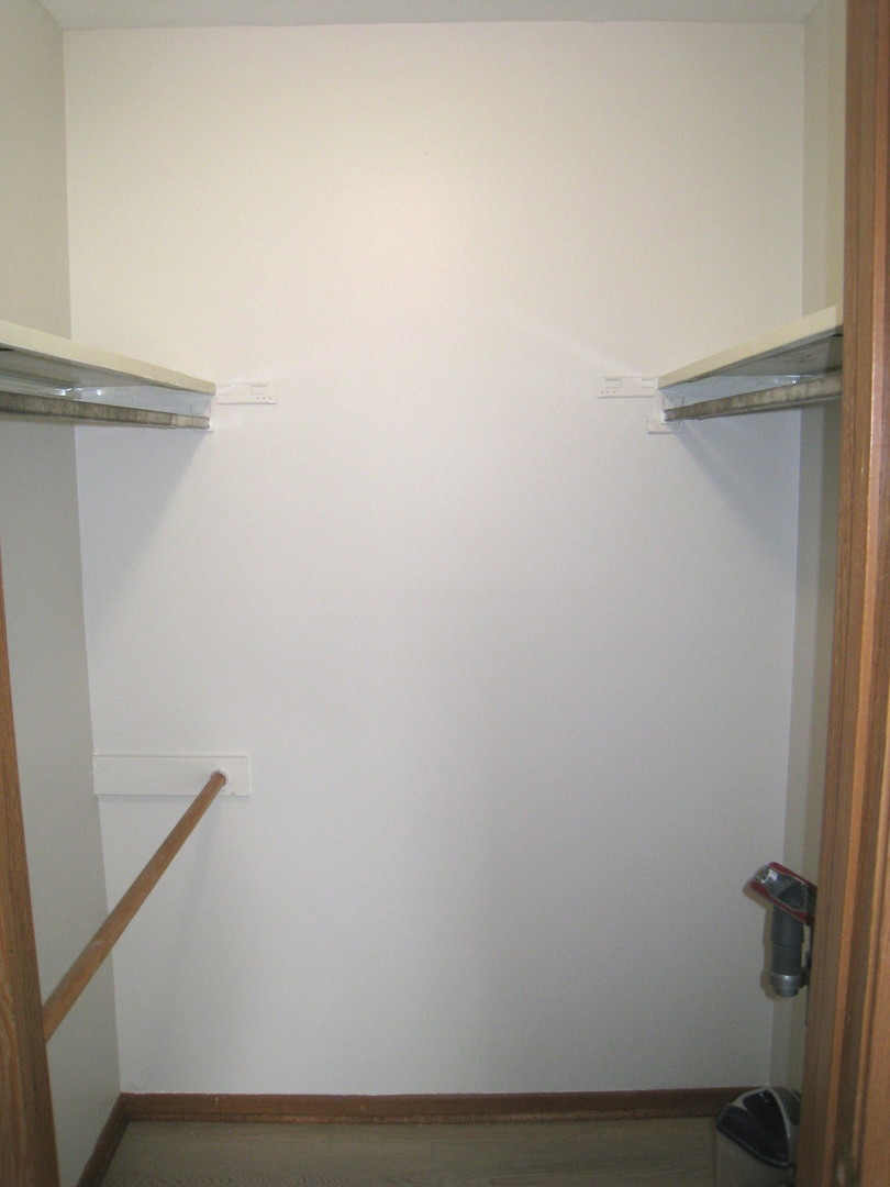 1235 Harding Avenue, Unit 302 Des Plaines, IL 60016 - Photo 15 of 22 a view of small space