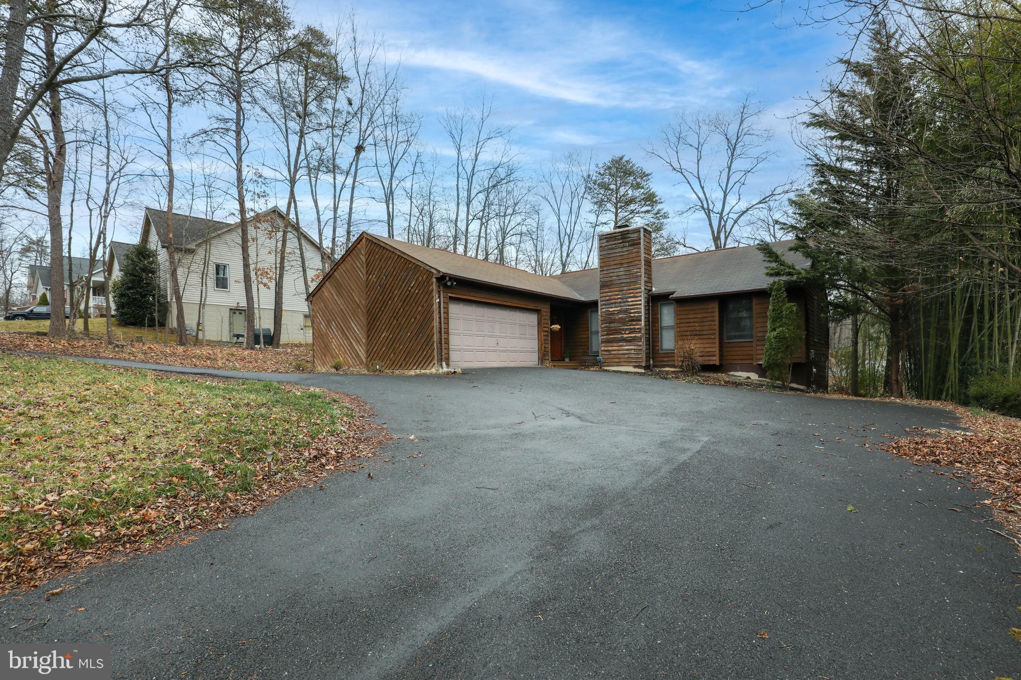 137 Holiday Road Cross Junction, VA 22625 - Photo 1 of 42 Front of home.