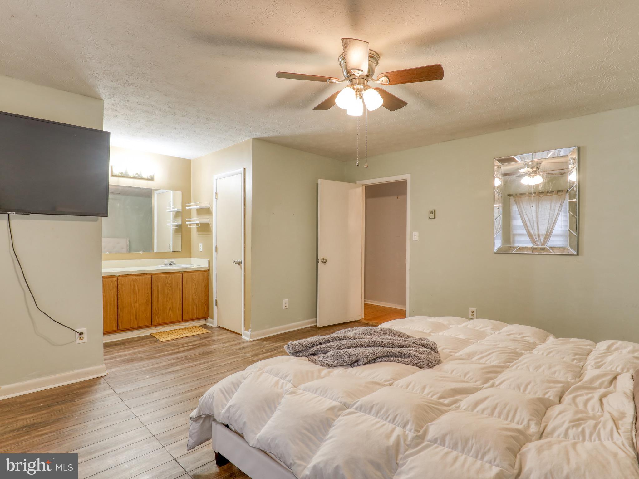 137 Holiday Road Cross Junction, VA 22625 - Photo 19 of 42