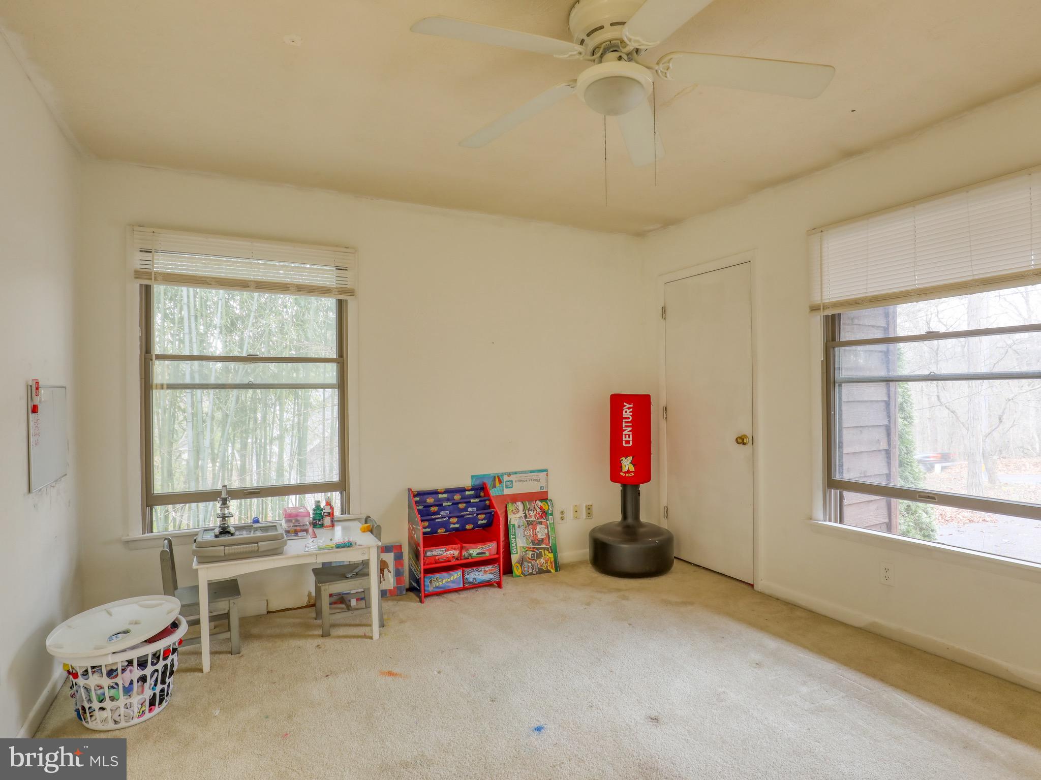 137 Holiday Road Cross Junction, VA 22625 - Photo 25 of 42 3rd bedroom