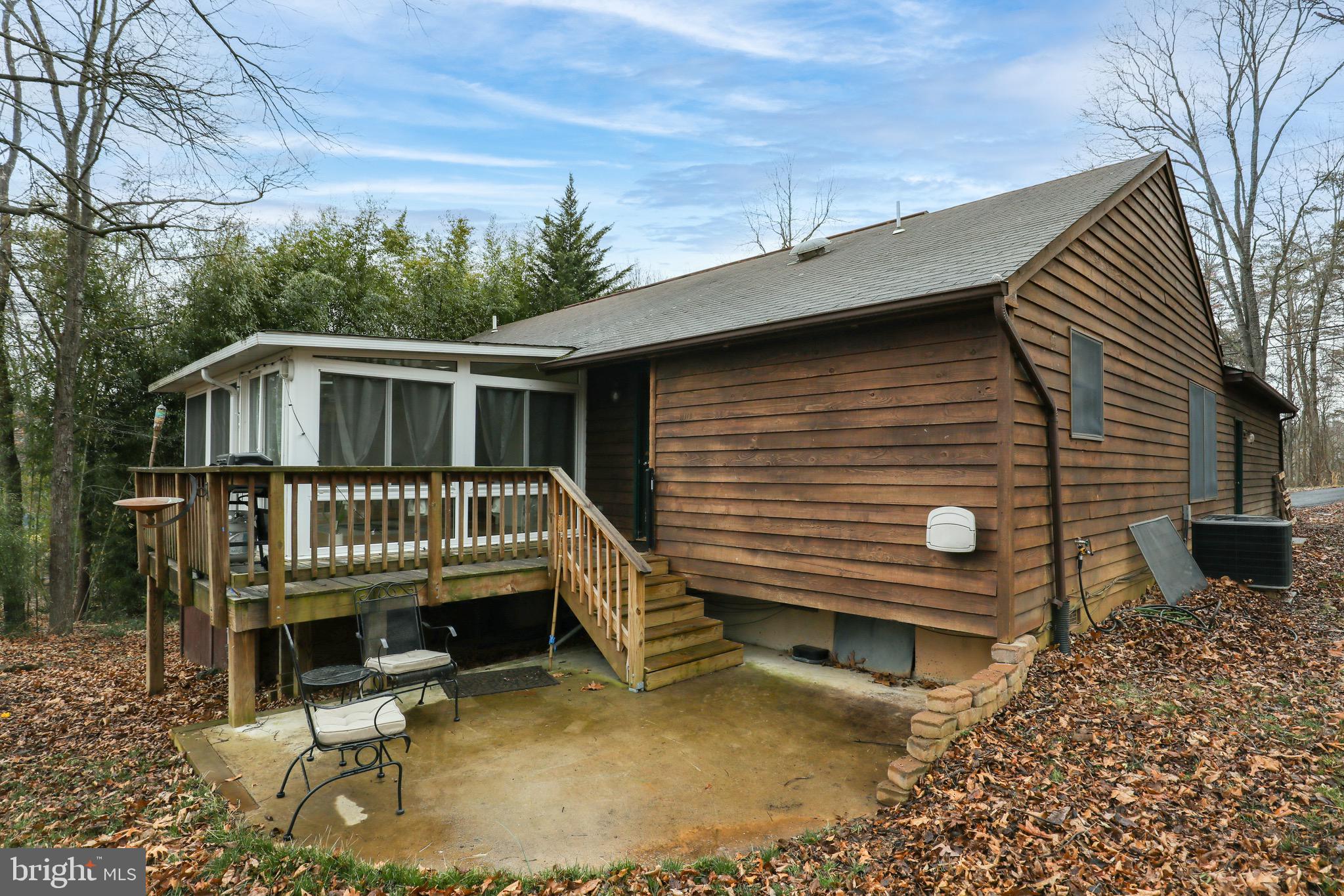 137 Holiday Road Cross Junction, VA 22625 - Photo 30 of 42 Nice sized deck