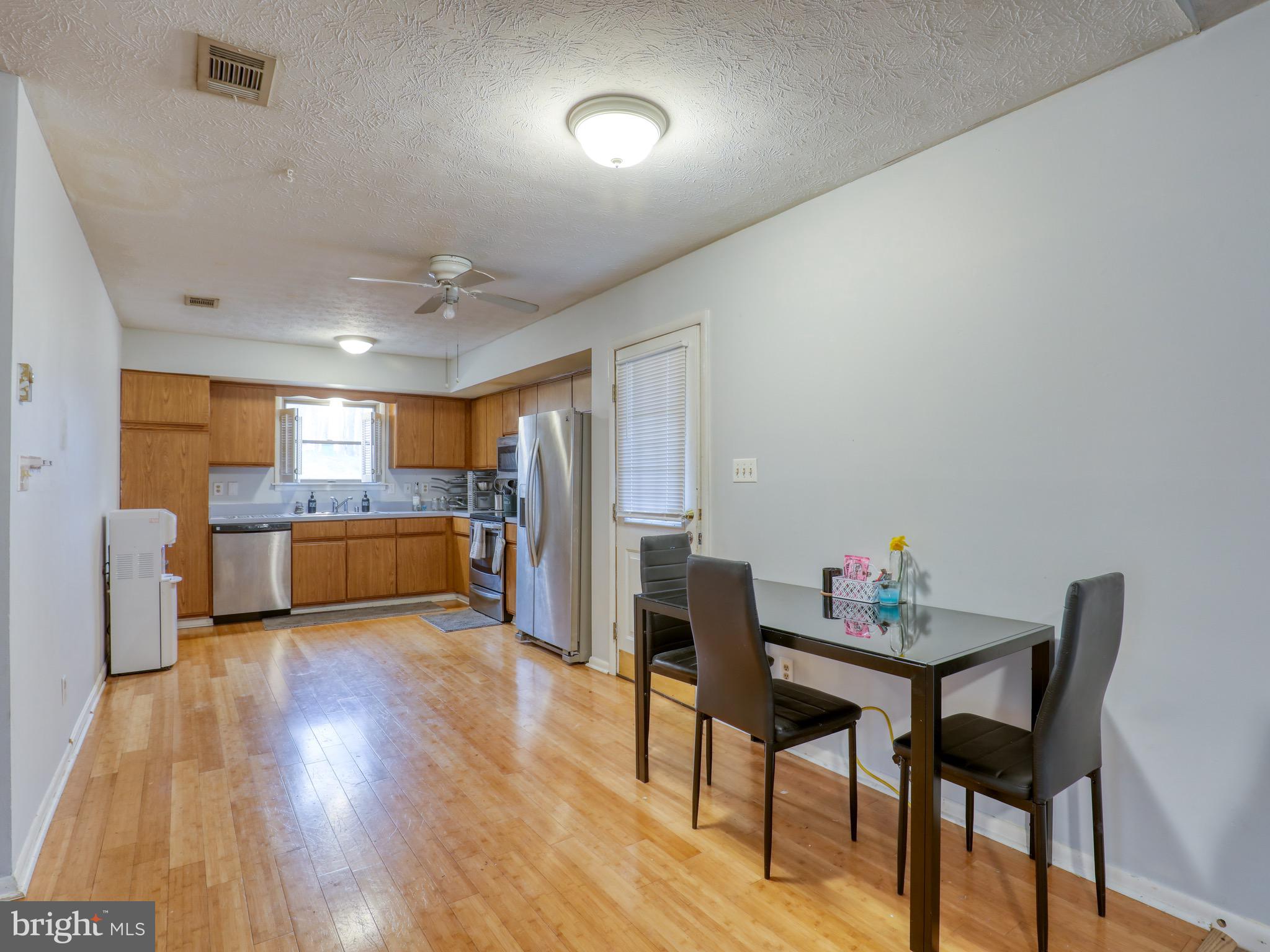 137 Holiday Road Cross Junction, VA 22625 - Photo 8 of 42 nice size kitchen