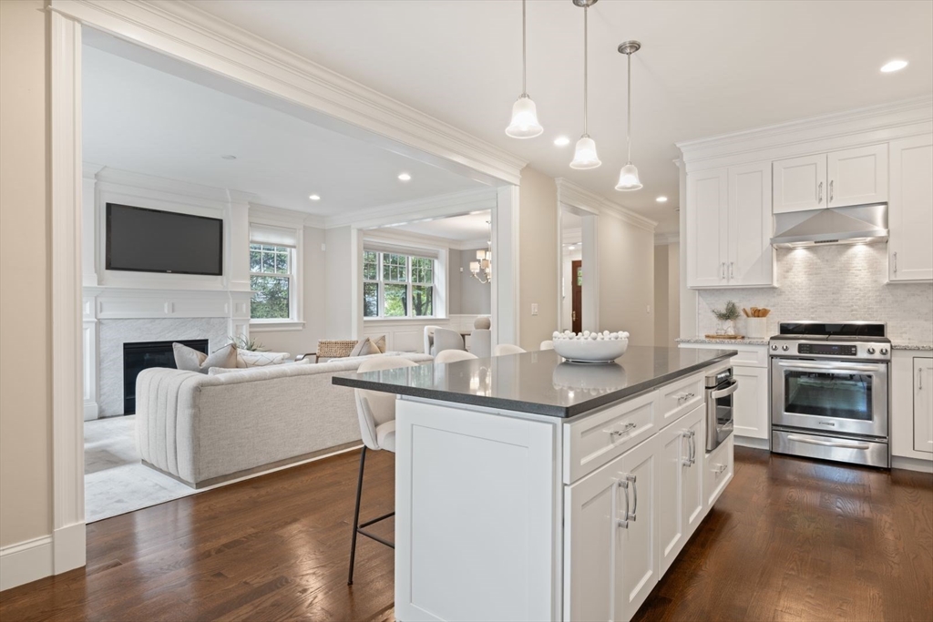 11 Lillian Way, Unit 11 Wayland, MA 01778 - Photo 7 of 32