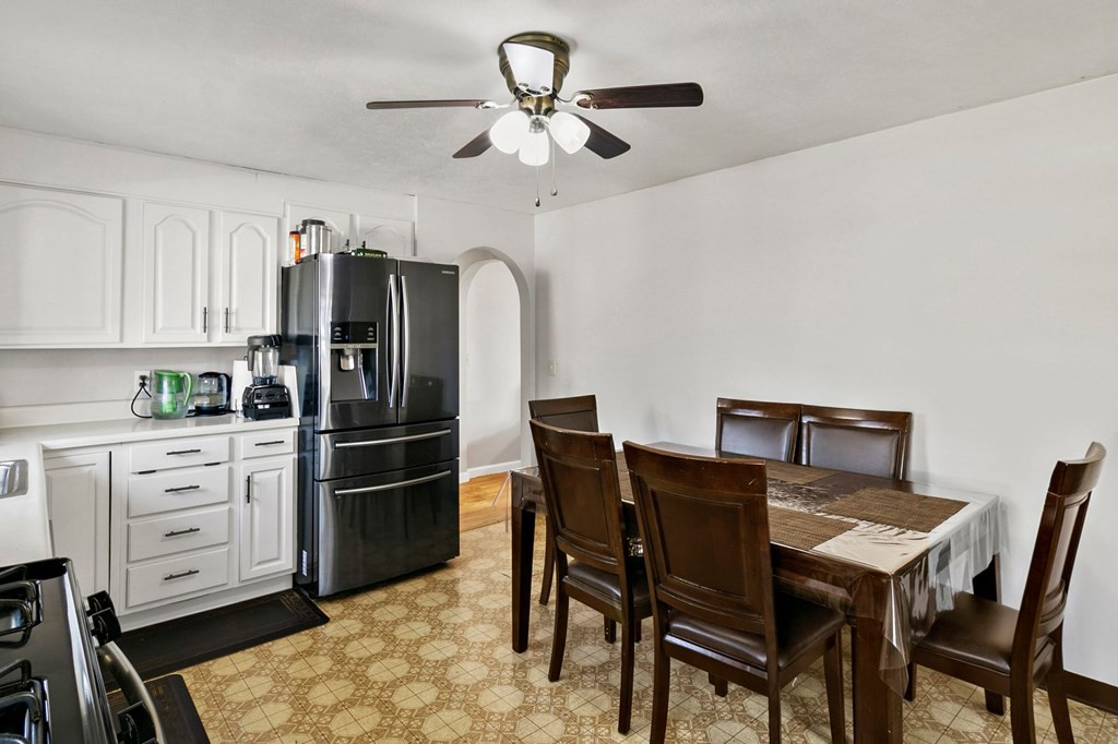 71 Gresham Street Springfield, MA 01119 - Photo 14 of 38