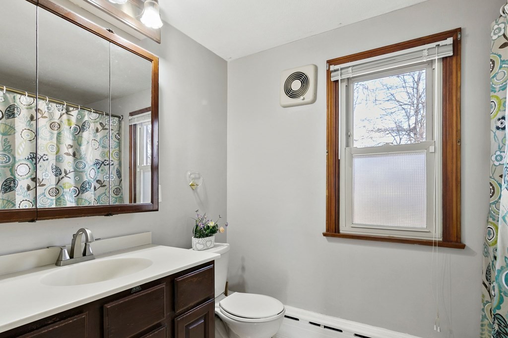 71 Gresham Street Springfield, MA 01119 - Photo 15 of 38