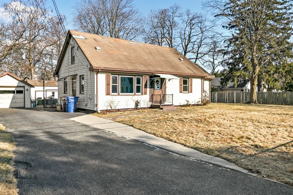 71 Gresham Street Springfield, MA 01119 - Photo 2 of 38