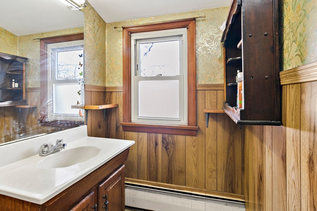71 Gresham Street Springfield, MA 01119 - Photo 28 of 38