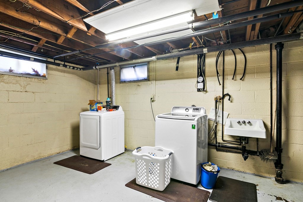 71 Gresham Street Springfield, MA 01119 - Photo 32 of 38